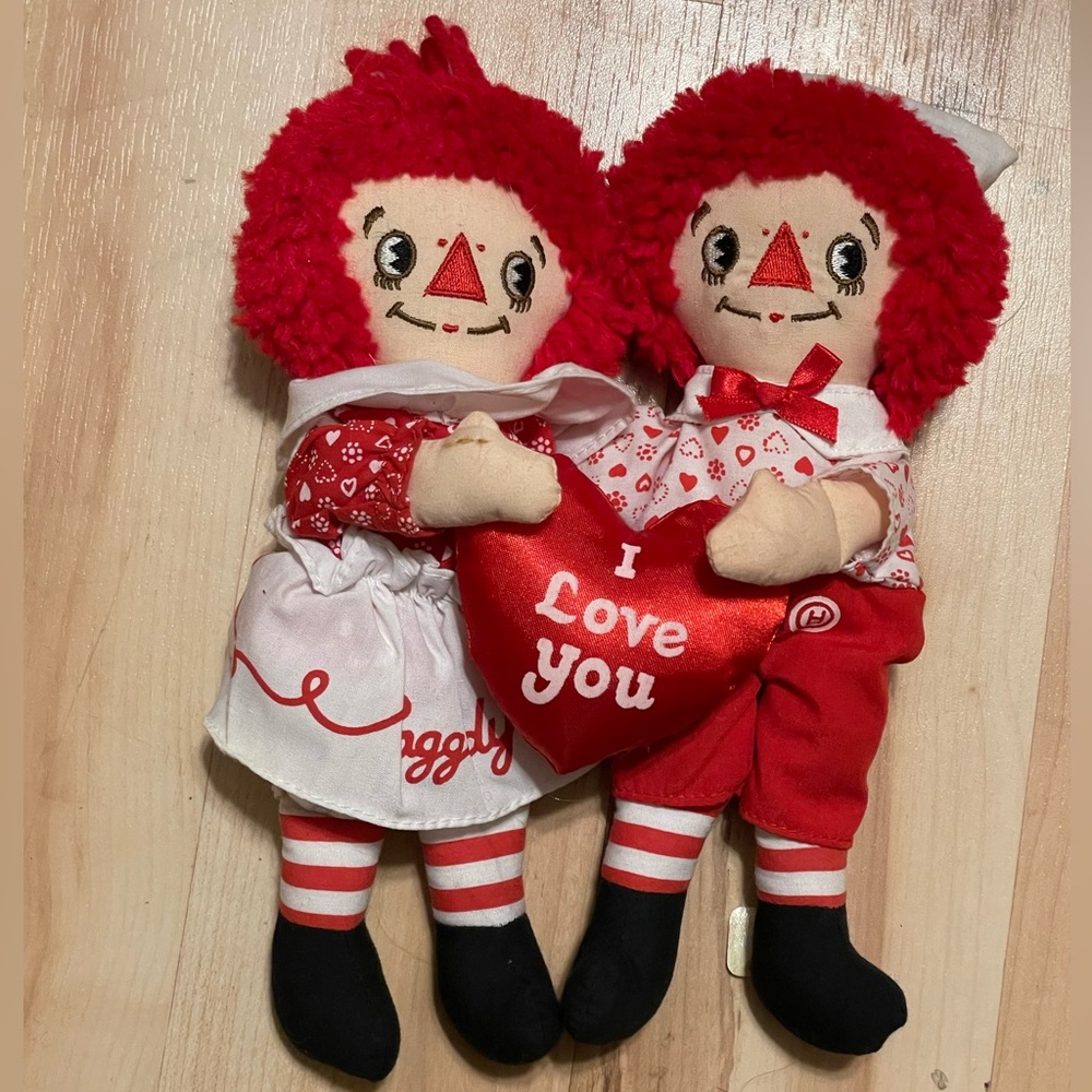 Raggedy Ann & Andy Valentine stuffed dolls by applause. VGUC